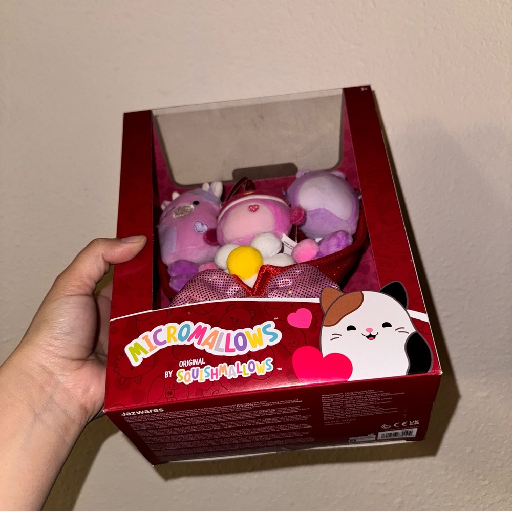 VALENTINES DAY SQUISHMALLOWS - Picture 3 of 5